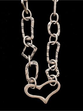 CHICO’S Signed Silver-Tone Textured Heart Link Necklace